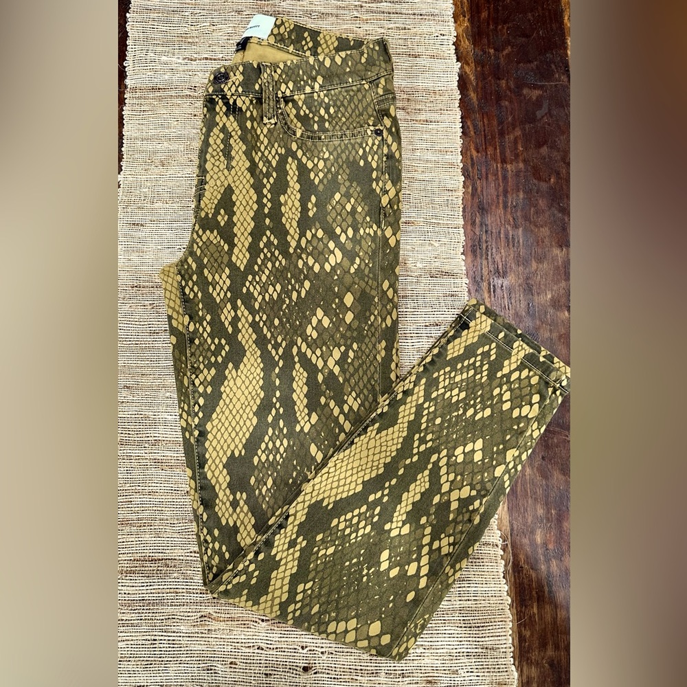 CURRENT ELLIOT, MUSTARD YELLOW, AND BLACK SNAKE SKIN jeans, size 25